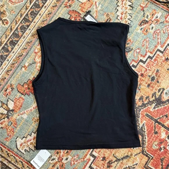 NWT Boohoo Asymmetrical Knot Tank Top - Picture 3 of 3